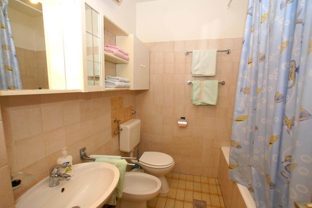 Apartment Ana 1 Malinska Kamer foto