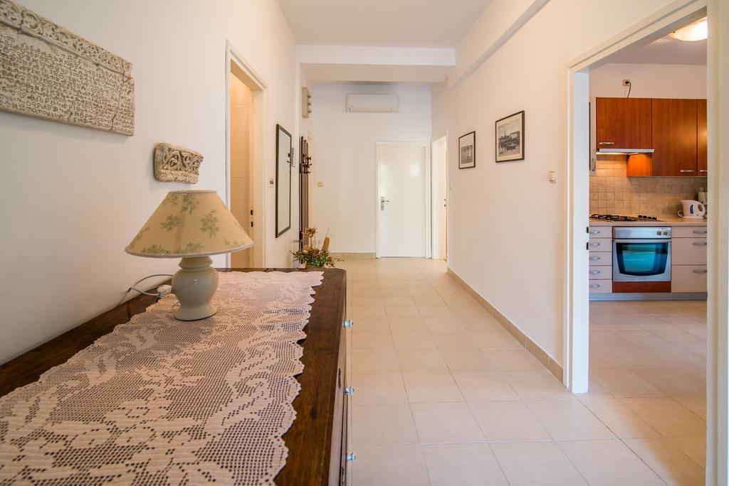 Apartment Ana 1 Malinska Buitenkant foto