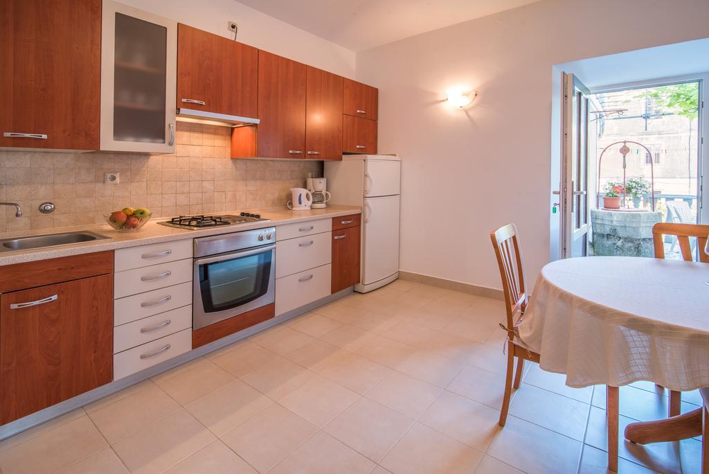 Apartment Ana 1 Malinska Buitenkant foto