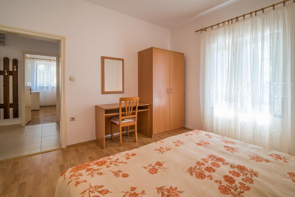 Apartment Ana 1 Malinska Buitenkant foto